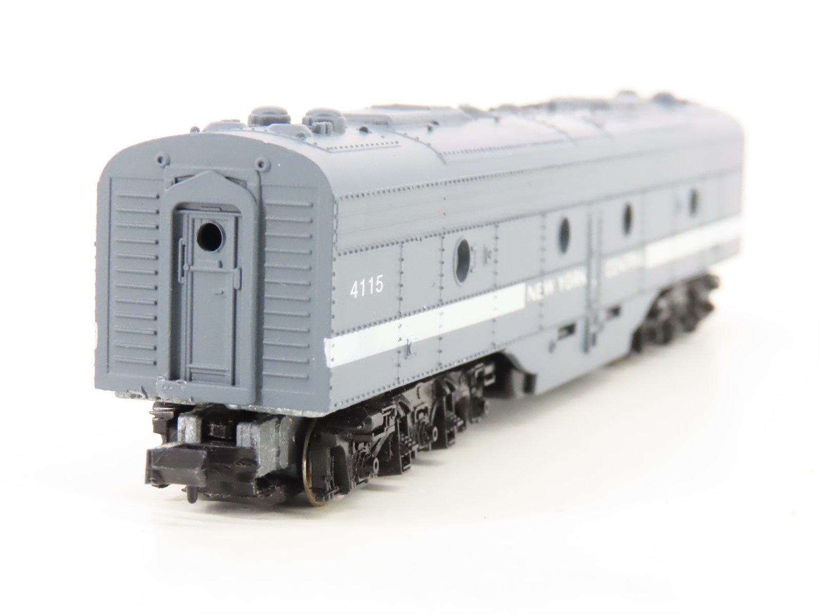 N Scale Con-Cor NYC New York Central EMD E8B Diesel Locomotive #4115