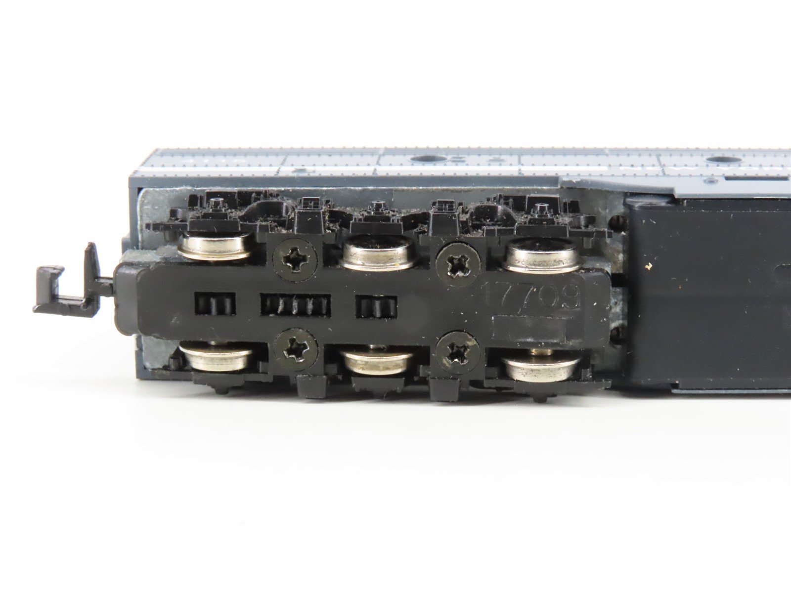 N Scale Con-Cor NYC New York Central EMD E8B Diesel Locomotive #4115