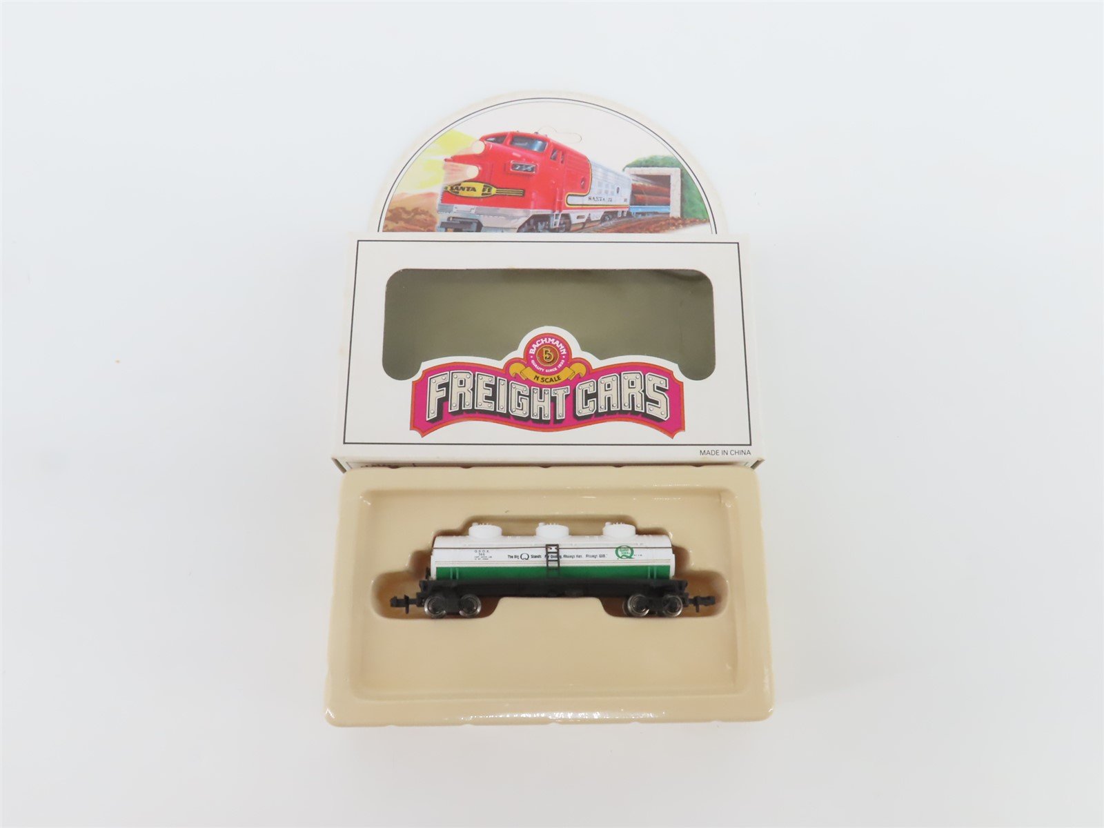 N Scale Bachmann 73660 QSOX Quaker State 42' Triple Dome Tank Car #746