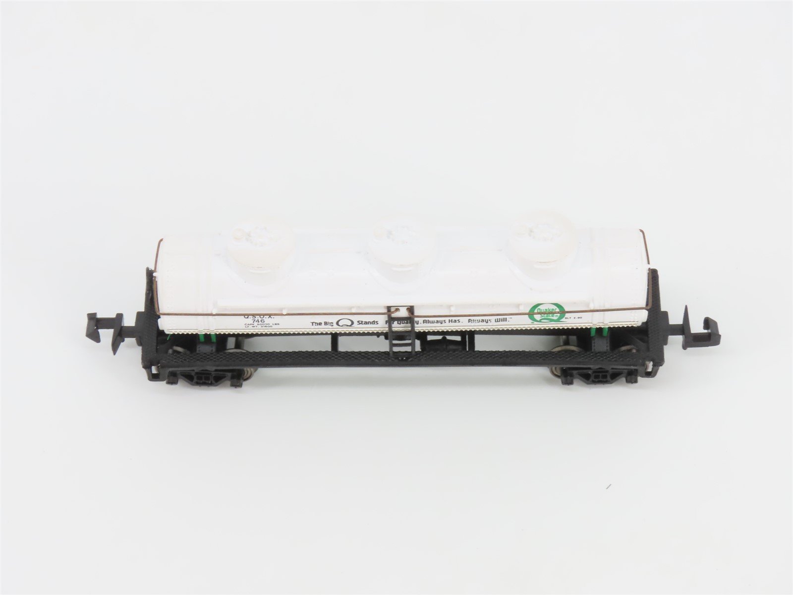 N Scale Bachmann 73660 QSOX Quaker State 42' Triple Dome Tank Car #746