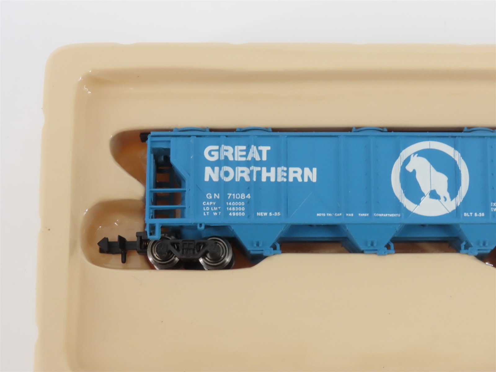 N Bachmann 73660 GN Great Northern Big Sky Blue 3-Bay Covered Hopper #71084