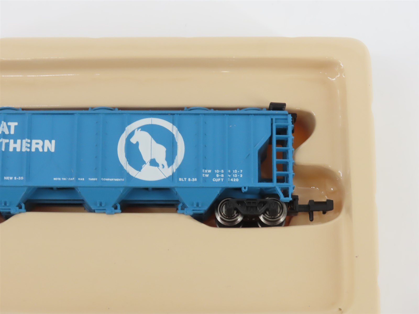N Bachmann 73660 GN Great Northern Big Sky Blue 3-Bay Covered Hopper #71084