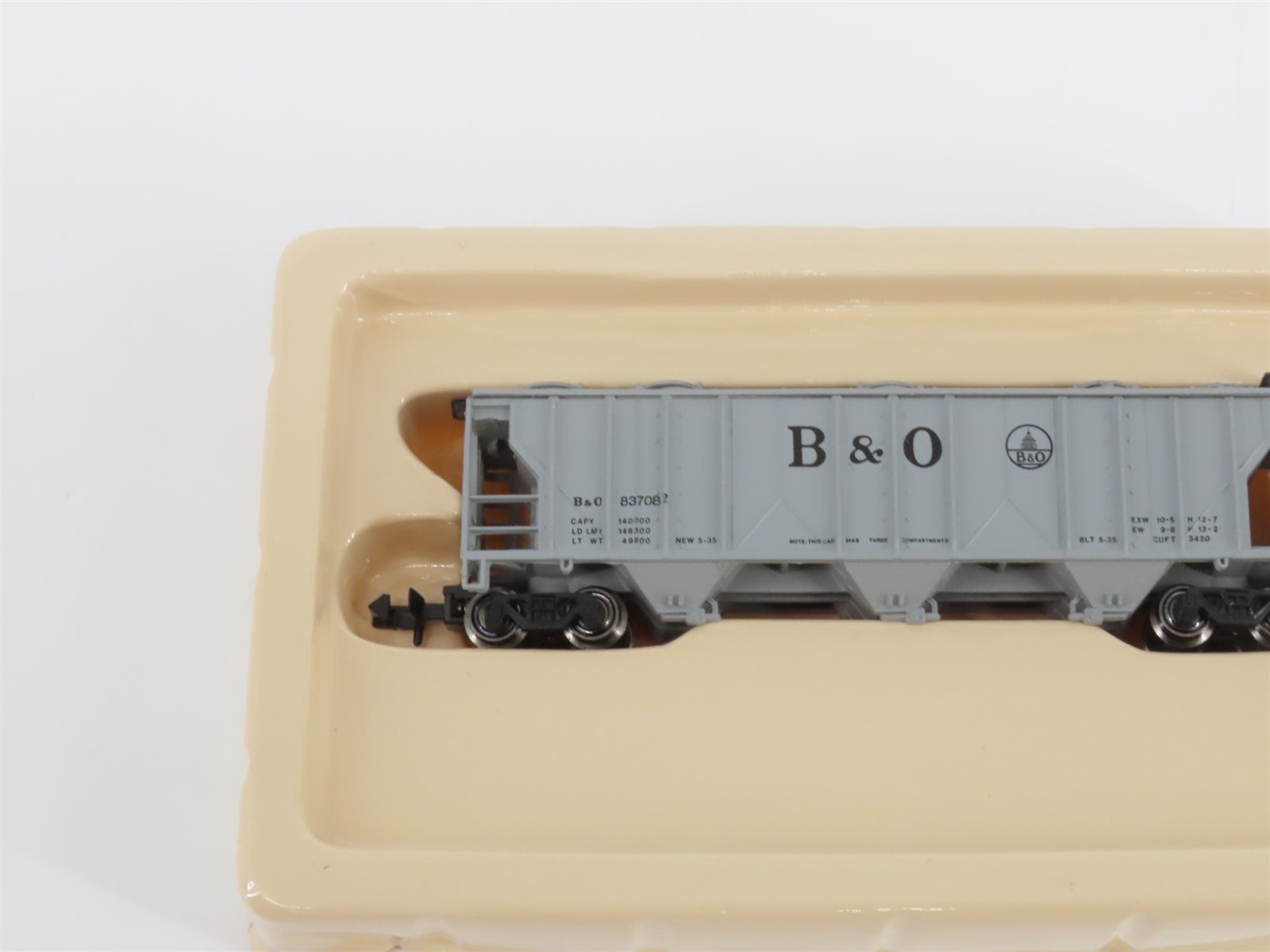 N Scale Bachmann 73660 B&O Baltimore & Ohio 3-Bay Covered Hopper #837082