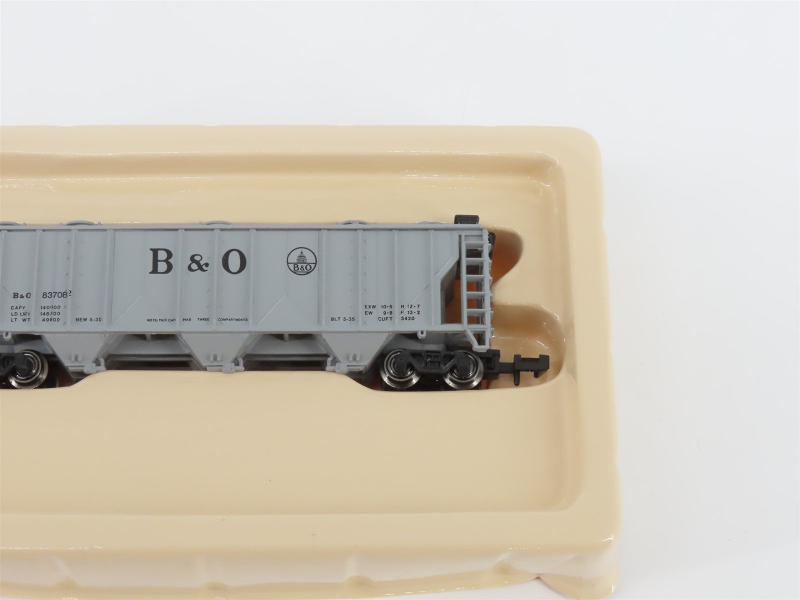 N Scale Bachmann 73660 B&O Baltimore & Ohio 3-Bay Covered Hopper #837082
