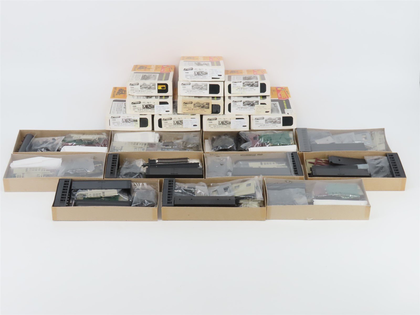 LOT of 11 HO 1/87 Scale Roundhouse Kits 1505 & 1506 Shanty Town Part 2 & 3