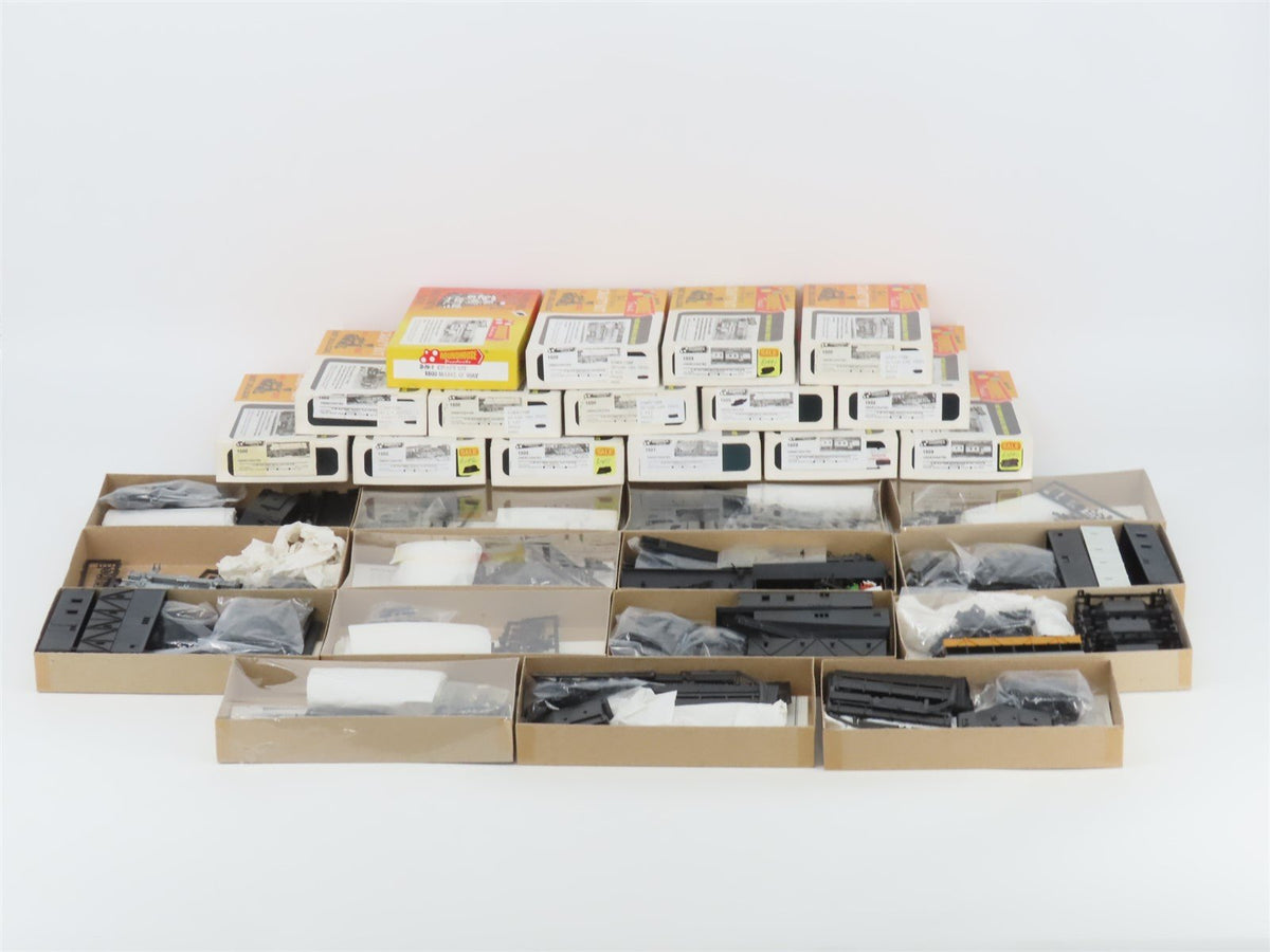 LOT of 15 HO Scale Roundhouse Kits Old Timer Flat Car, MOW, Wood Chip Car