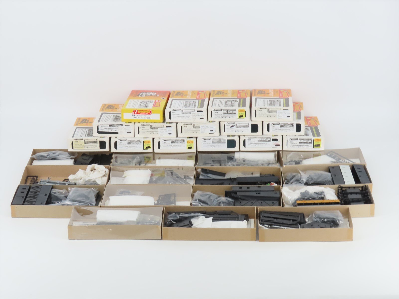 LOT of 15 HO Scale Roundhouse Kits Old Timer Flat Car, MOW, Wood Chip Car