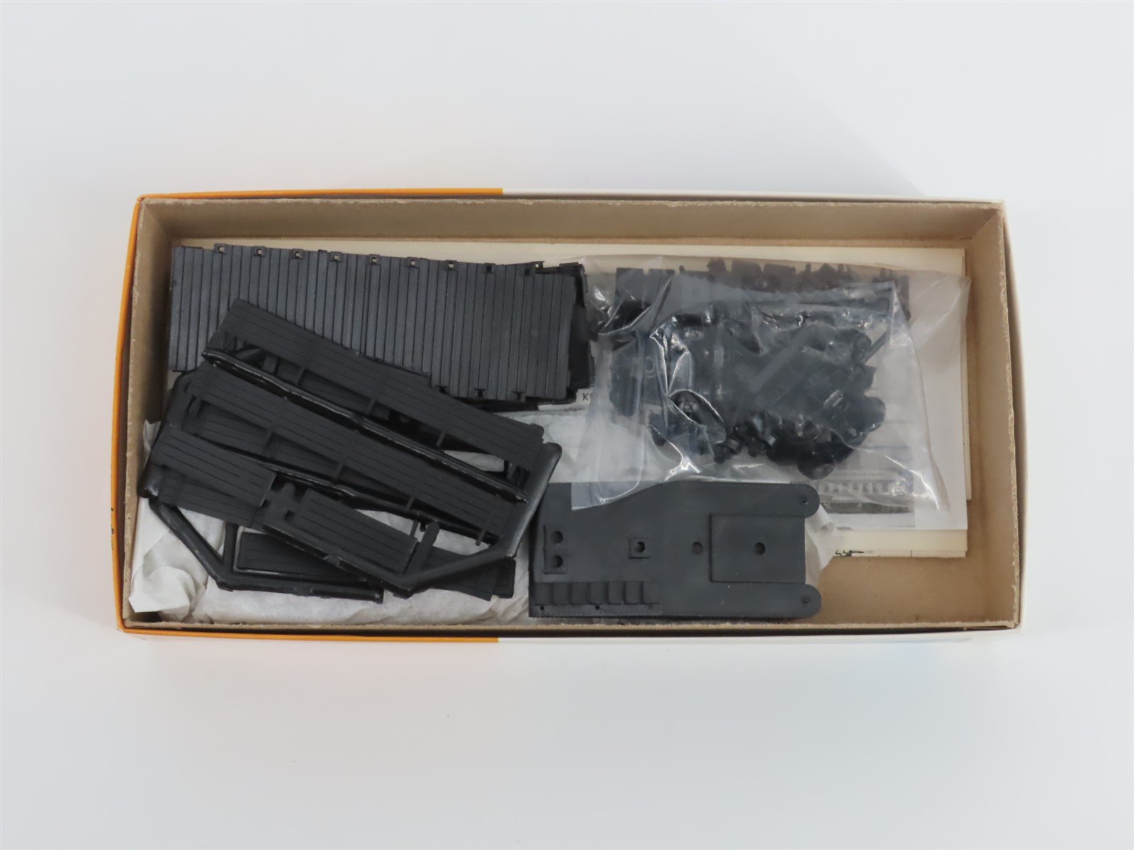 LOT of 15 HO Scale Roundhouse Kits Old Timer Flat Car, MOW, Wood Chip Car