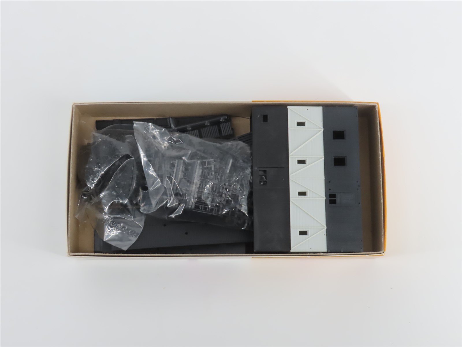 LOT of 15 HO Scale Roundhouse Kits Old Timer Flat Car, MOW, Wood Chip Car