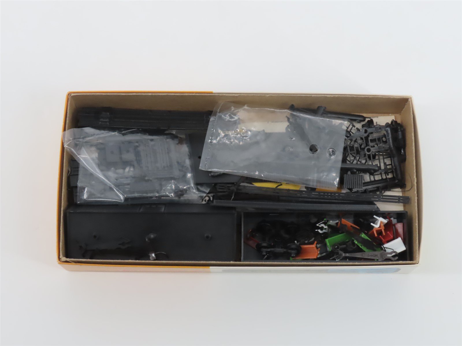 LOT of 15 HO Scale Roundhouse Kits Old Timer Flat Car, MOW, Wood Chip Car