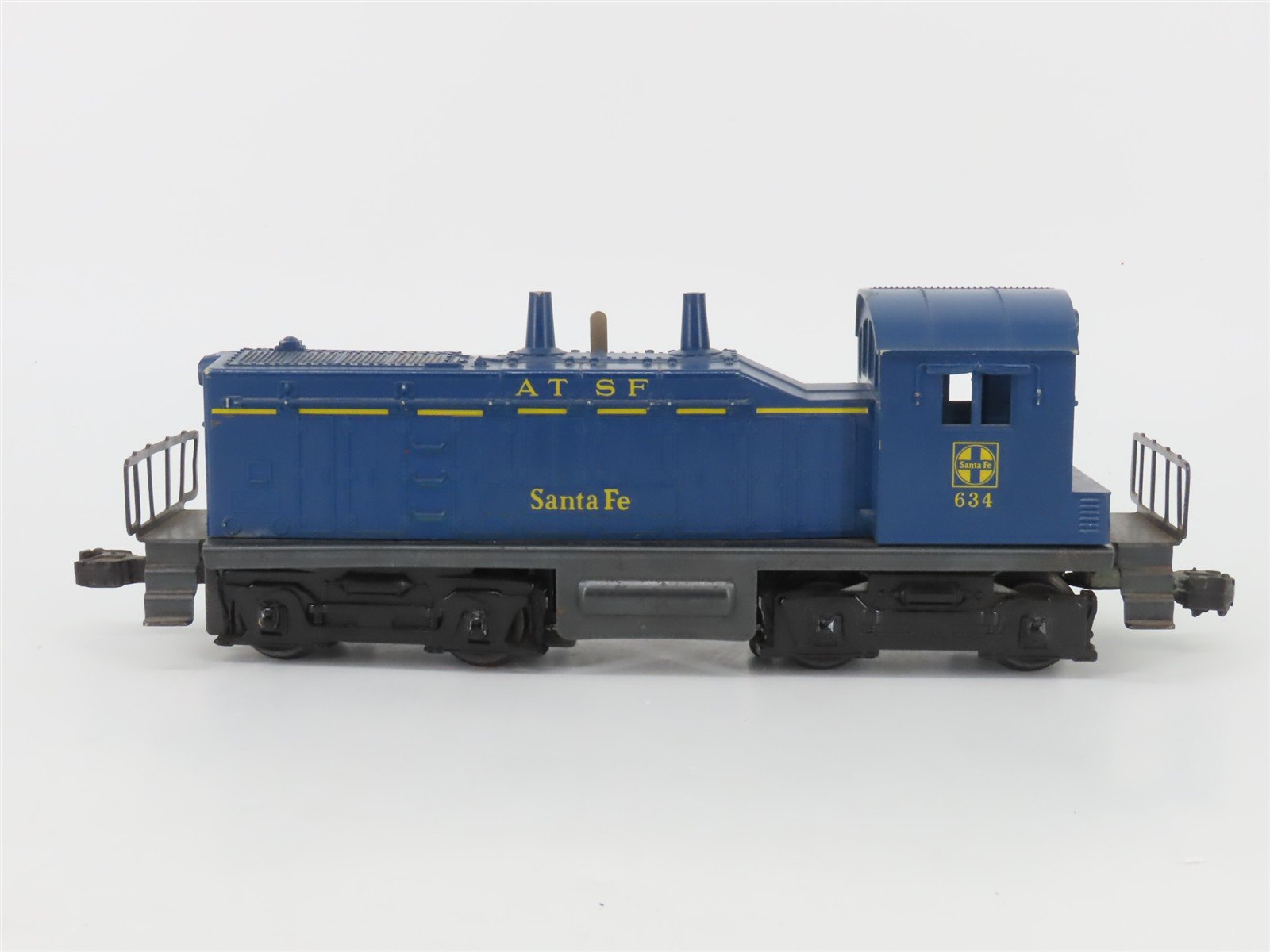 O Gauge 3-Rail Lionel 634 Postwar ATSF Santa Fe EMD NW2 Diesel Switcher