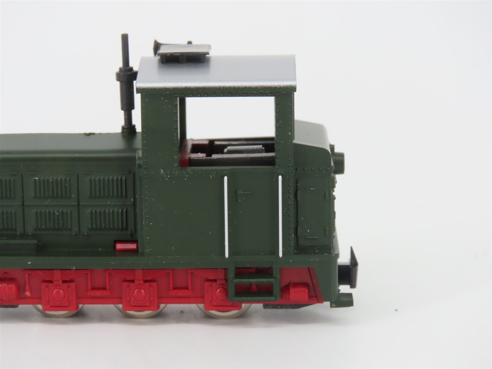 HOe Scale ROCO 31004 Unlettered European Diesel Switcher Freight Train Set