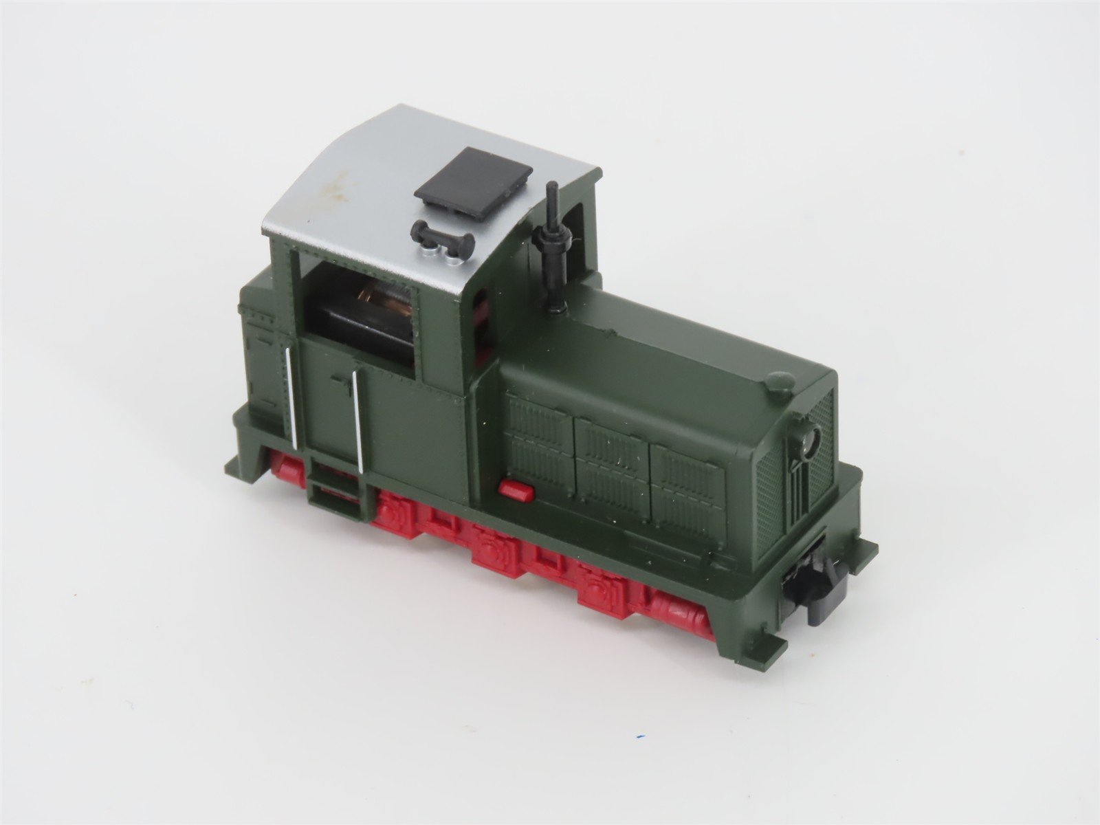 HOe Scale ROCO 31004 Unlettered European Diesel Switcher Freight Train Set