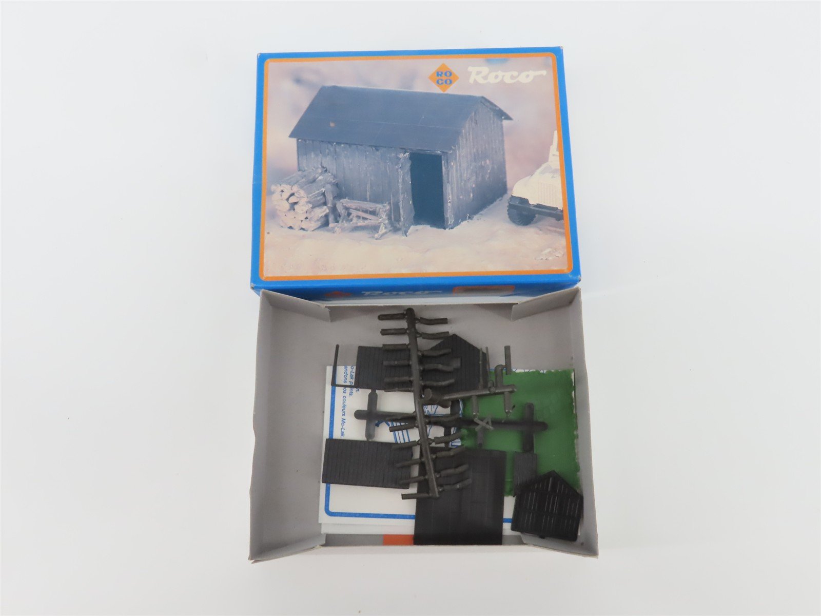 HOe Scale ROCO 31004 Unlettered European Diesel Switcher Freight Train Set