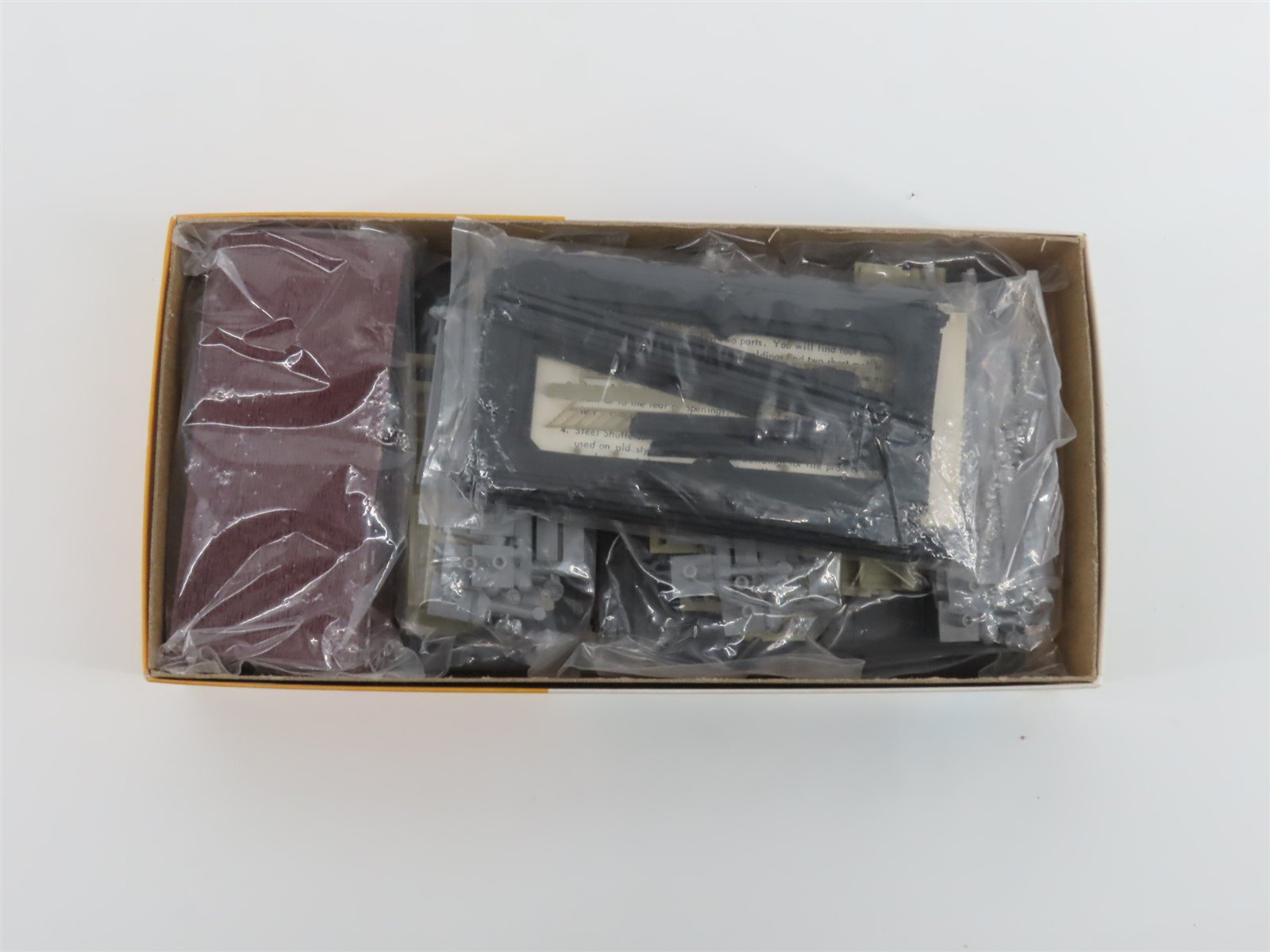 LOT of 11 HO Scale Roundhouse & Con-Cor Kits & RTR Freight, Passenger & Building