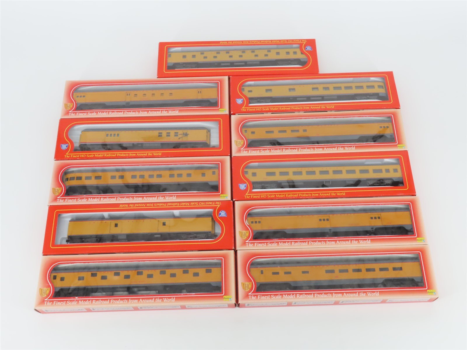 LOT of 11 HO Scale IHC UP Union Pacific Smooth & Corrugated Side Passenger Cars