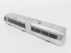 LA Metro Liner Articulated NABI Silver Plastic Bus #9200