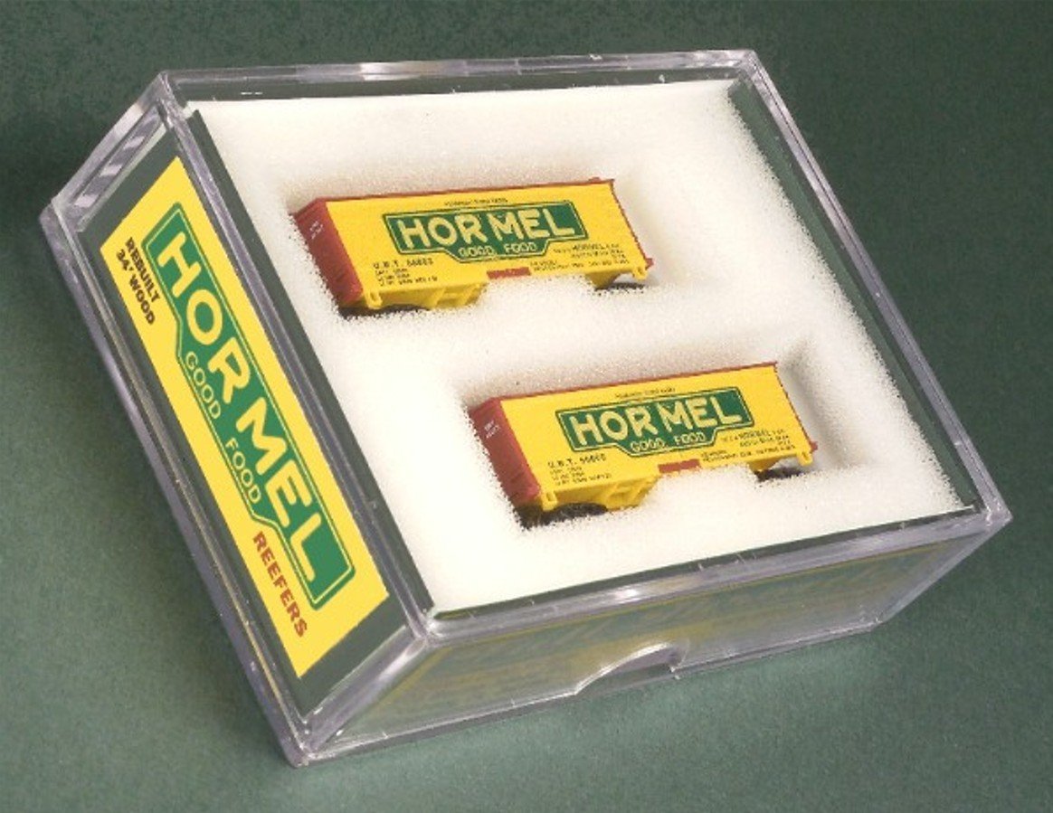 Z Scale FULL THROTTLE FTB9203-1 URT Hormel 34' Woodside Reefers Set #1