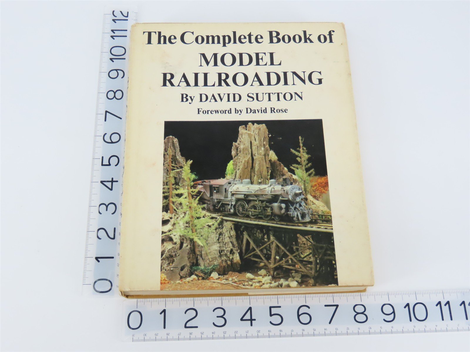 The Complete Book of Model Railroading by David Sutton ©1977 HC Book