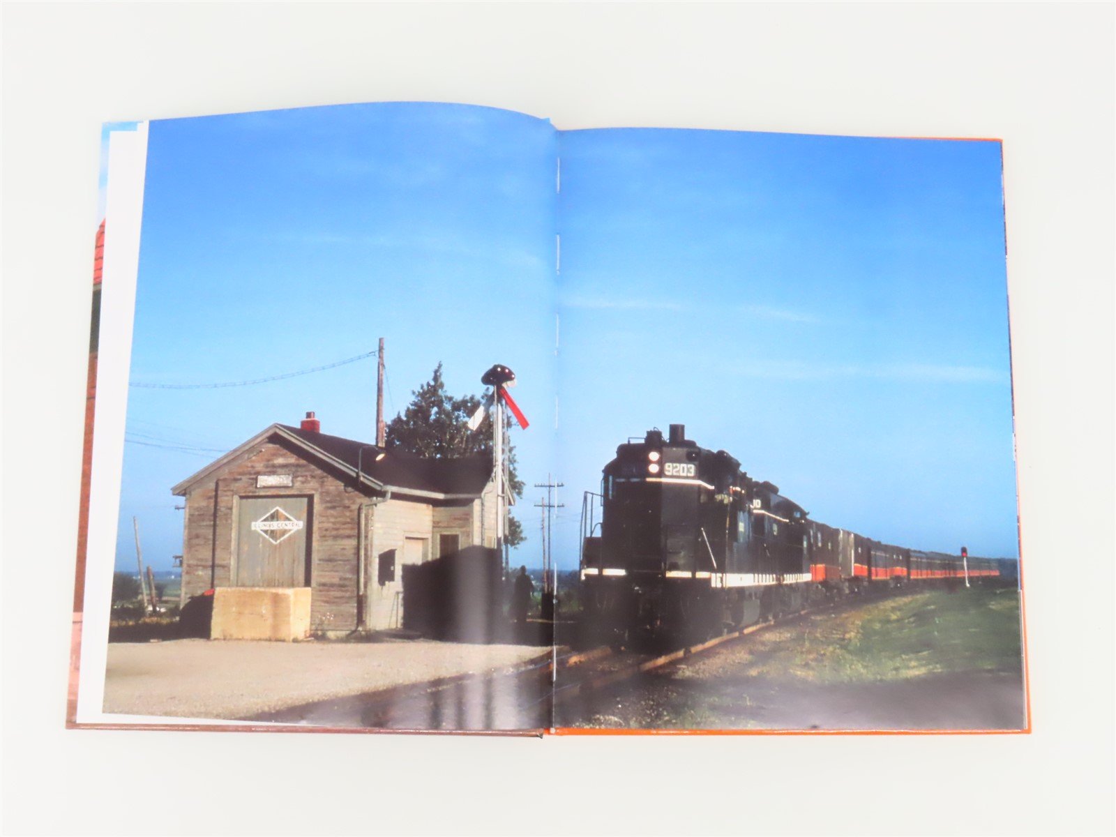 Illinois Central Color Pictorial V. One Passenger Service by Downey ©2002 HC Bk