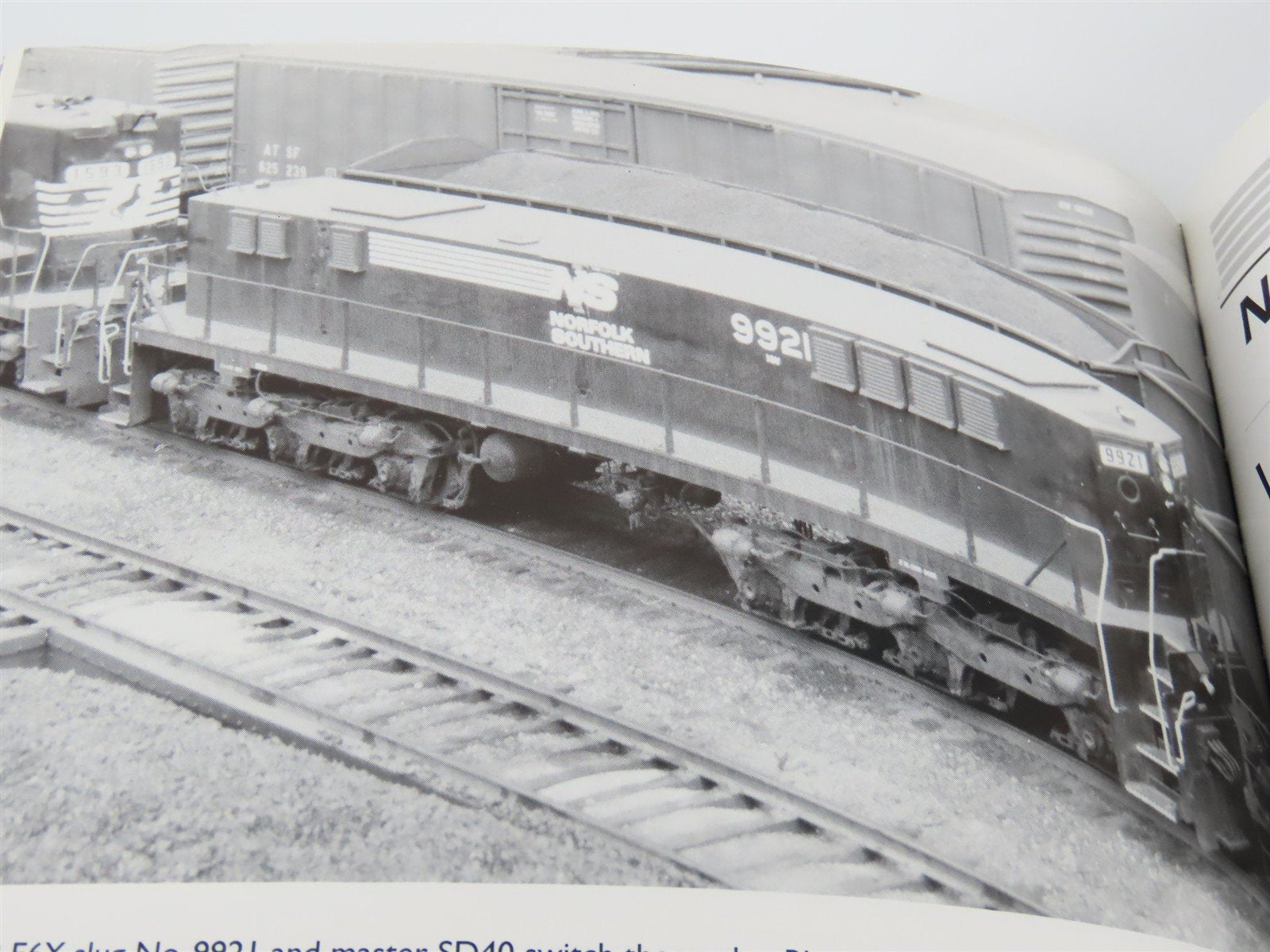 Norfolk Southern Diesel Locomotives by Chris R. Toth ©1995 HC Book