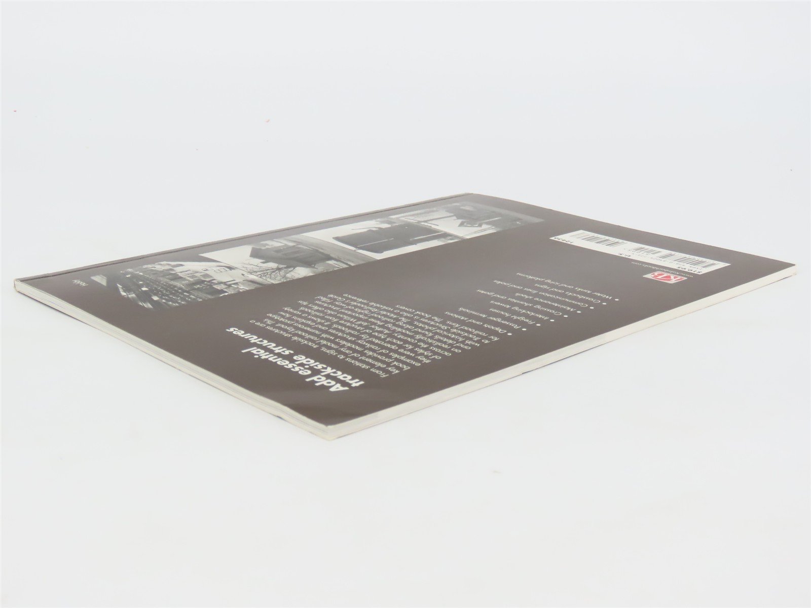 Model Railroader Books: Guide To Trackside Structures by Jeff Wilson ©2011 SC Bk