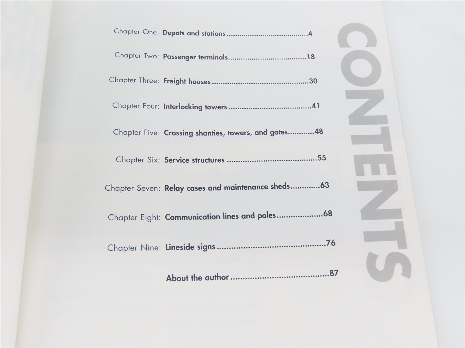 Model Railroader Books: Guide To Trackside Structures by Jeff Wilson ©2011 SC Bk