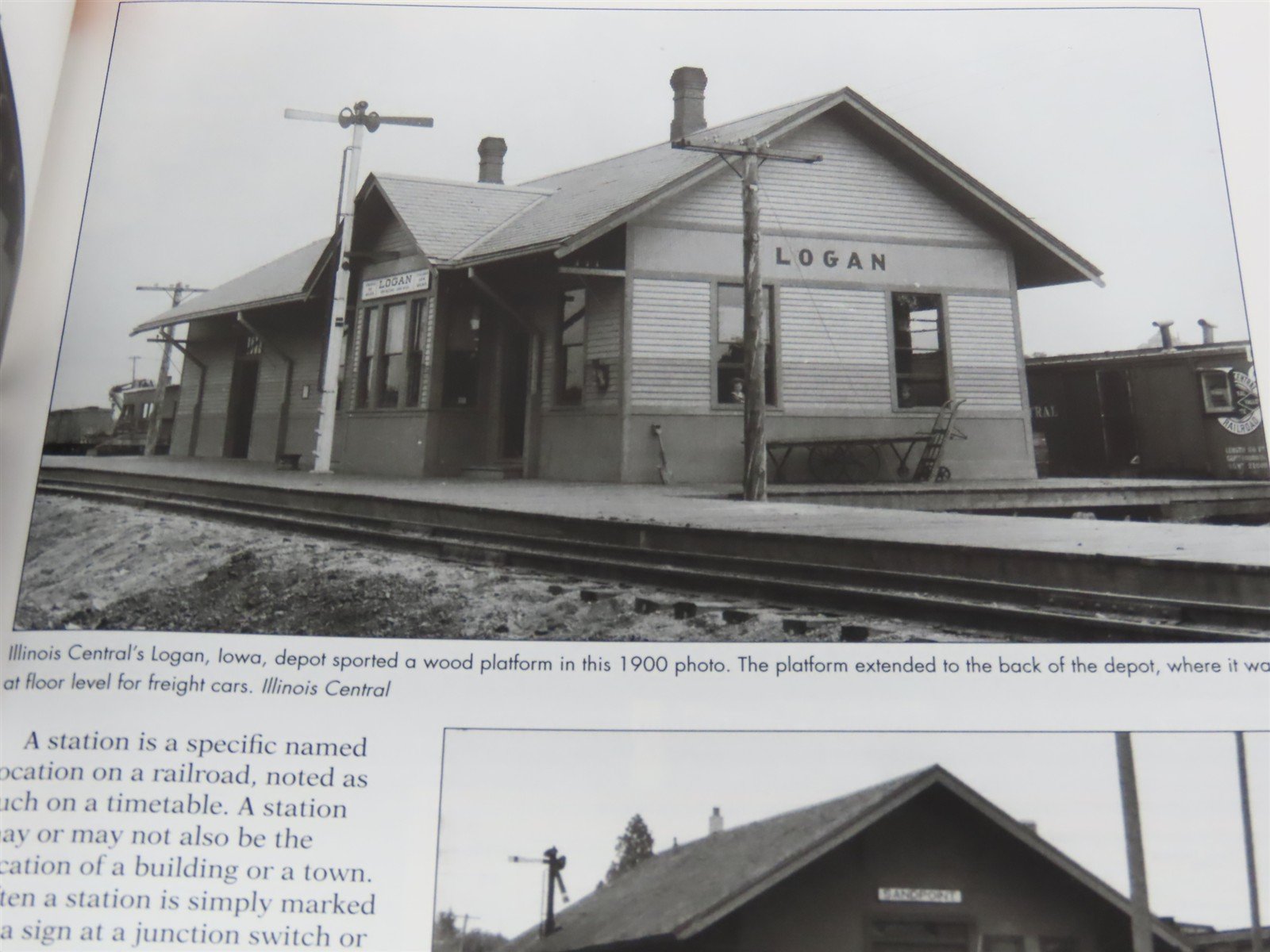 Model Railroader Books: Guide To Trackside Structures by Jeff Wilson ©2011 SC Bk