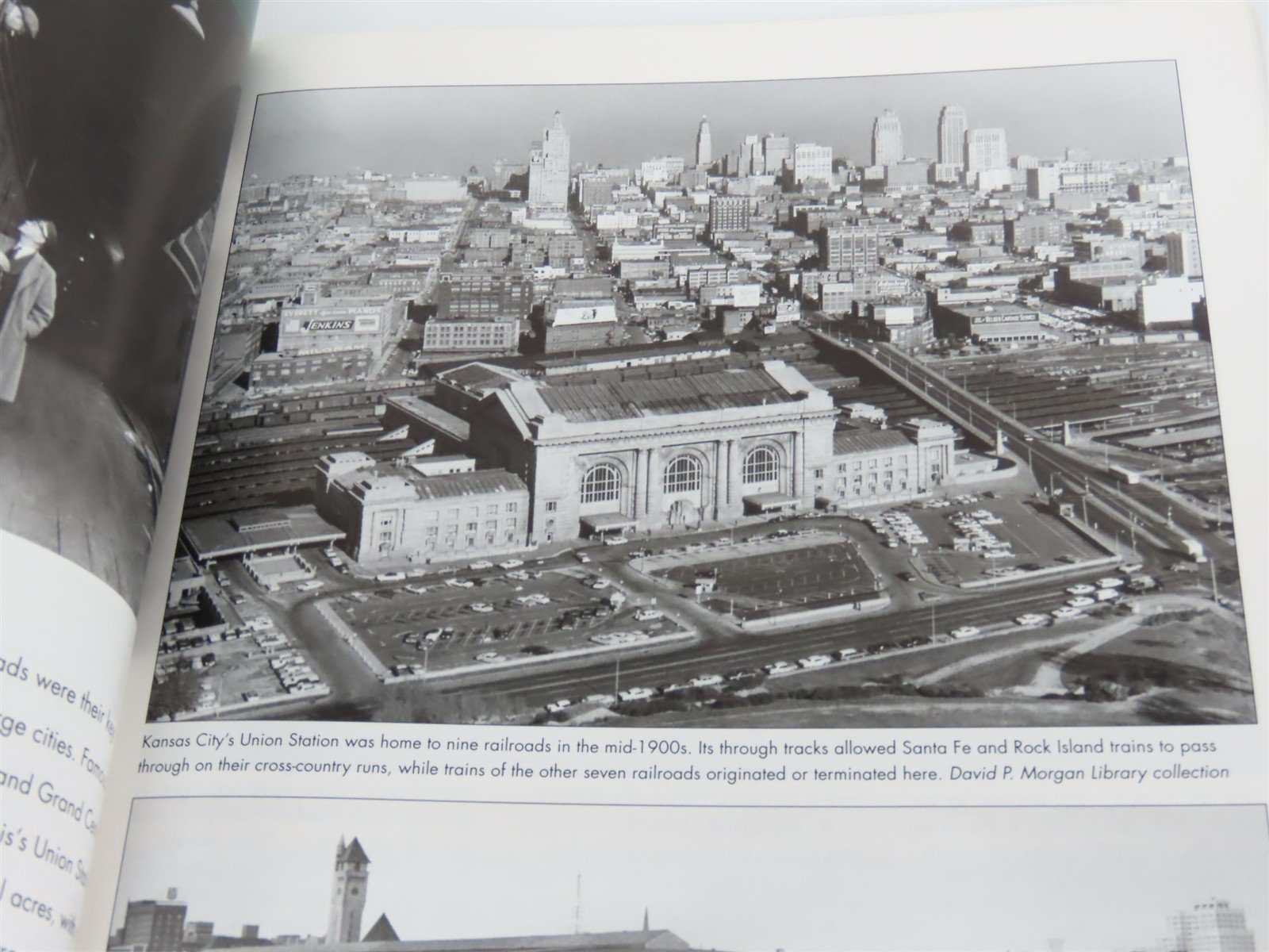 Model Railroader Books: Guide To Trackside Structures by Jeff Wilson ©2011 SC Bk