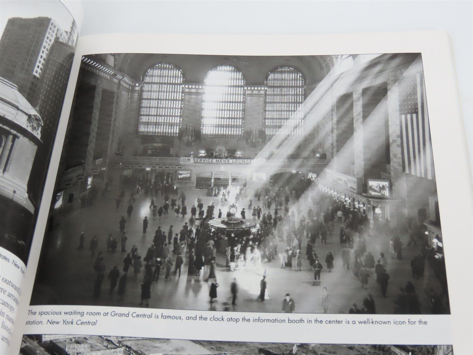 Model Railroader Books: Guide To Trackside Structures by Jeff Wilson ©2011 SC Bk