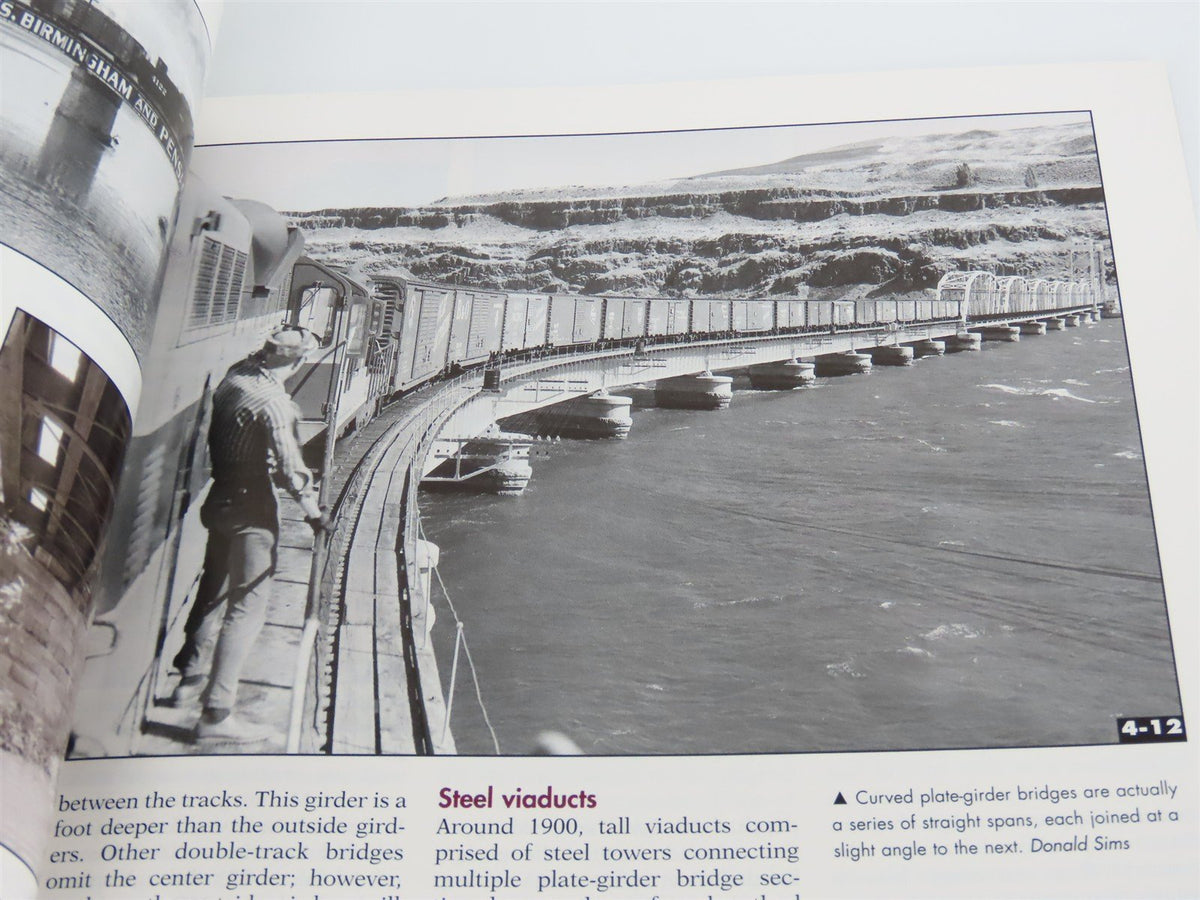 Model Railroader Books: Guide To Bridges, Trestles &amp; Tunnels by Jeff Wilson SC