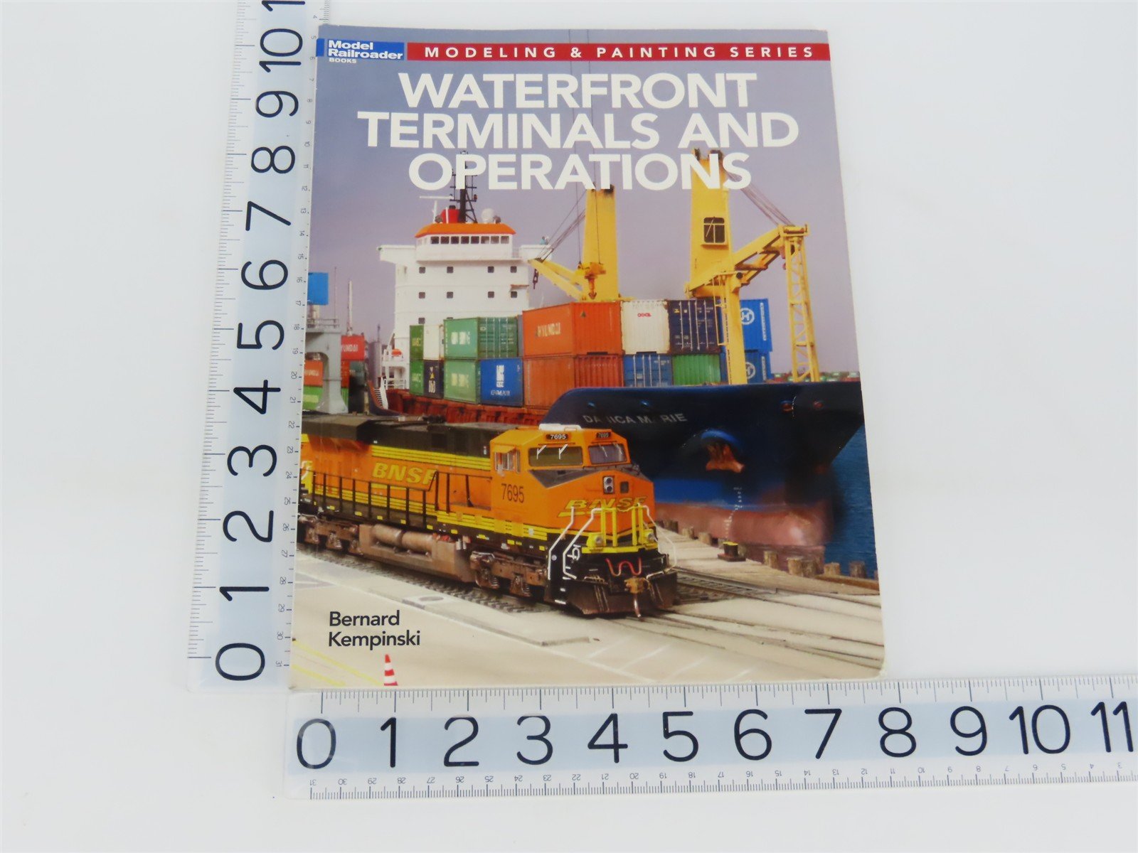 Model Railroader Books: Waterfront Terminals & Operations by Bernard Kempinski