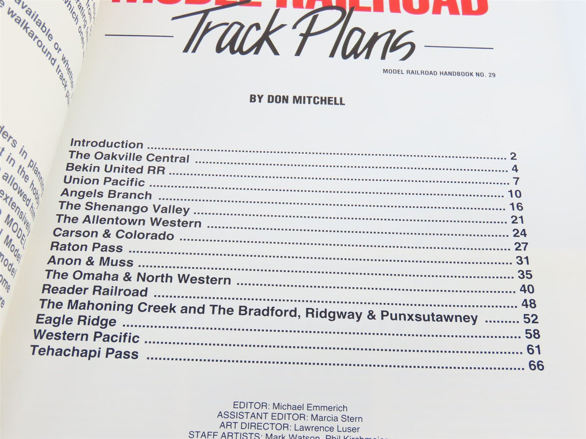 Model Railroad Handbook No. 29 Walkaround Model Railroad Track Plans by Mitchell