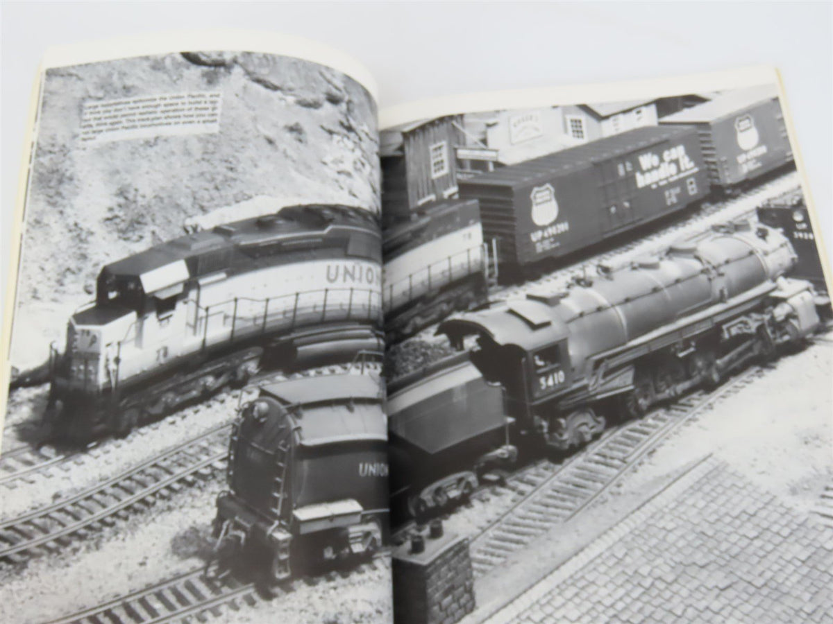 Model Railroad Handbook No. 29 Walkaround Model Railroad Track Plans by Mitchell
