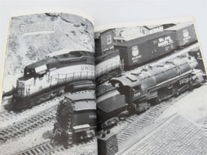 Model Railroad Handbook No. 29 Walkaround Model Railroad Track Plans by Mitchell