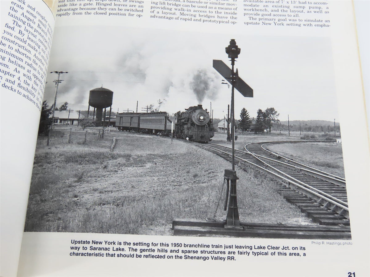 Model Railroad Handbook No. 29 Walkaround Model Railroad Track Plans by Mitchell