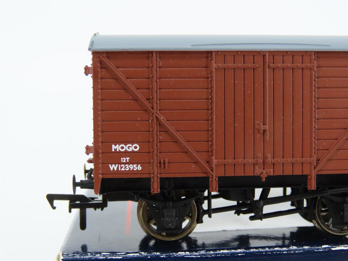 OO Bachmann Branch-Line 37-776 12T Mogo Van
