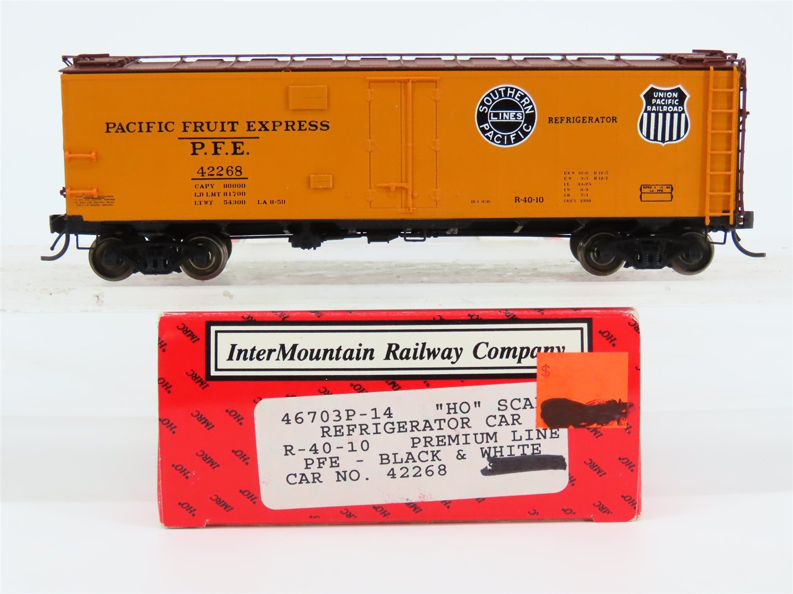 HO Scale InterMountain SP UP PFE Pacific Fruit Express Reefer #42268