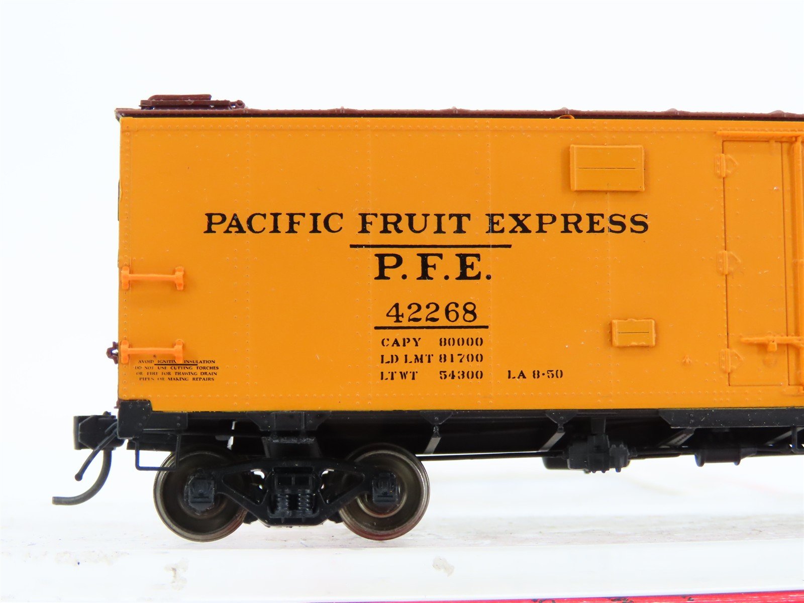 HO Scale InterMountain SP UP PFE Pacific Fruit Express Reefer #42268