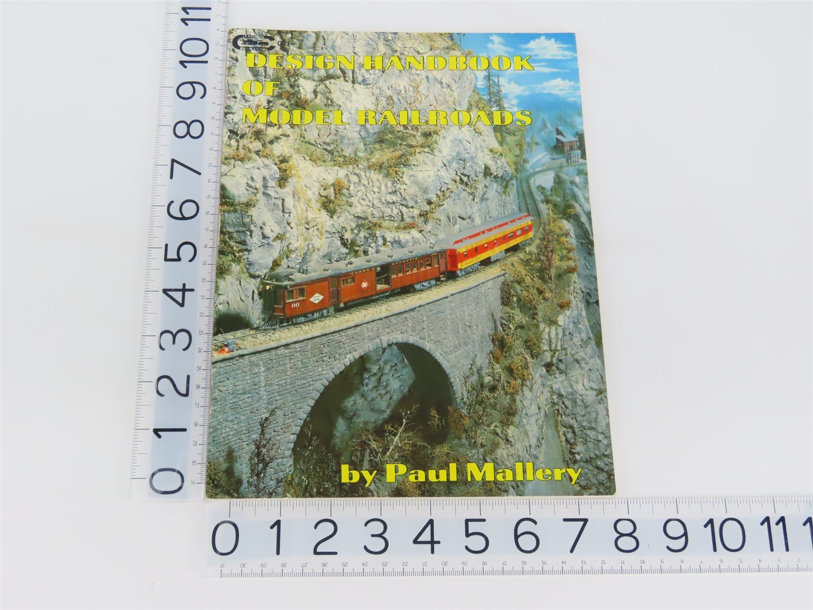 Design Handbook Of Model Railroads by Paul Mallery ©1990 SC Book