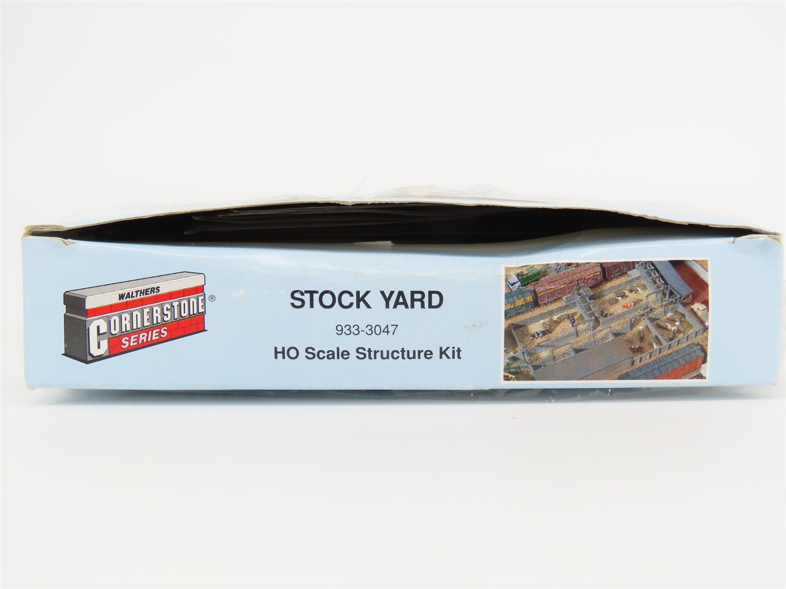 HO Scale Walthers Cornerstone 933-3047 Stock Yard Kit