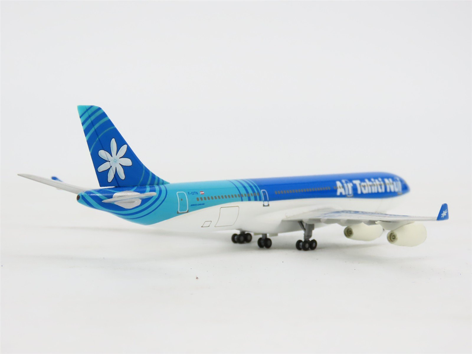 1:400 Scale Herpa Wings Die-Cast Air Tahiti Nui Airbus A340-200 F-OITN