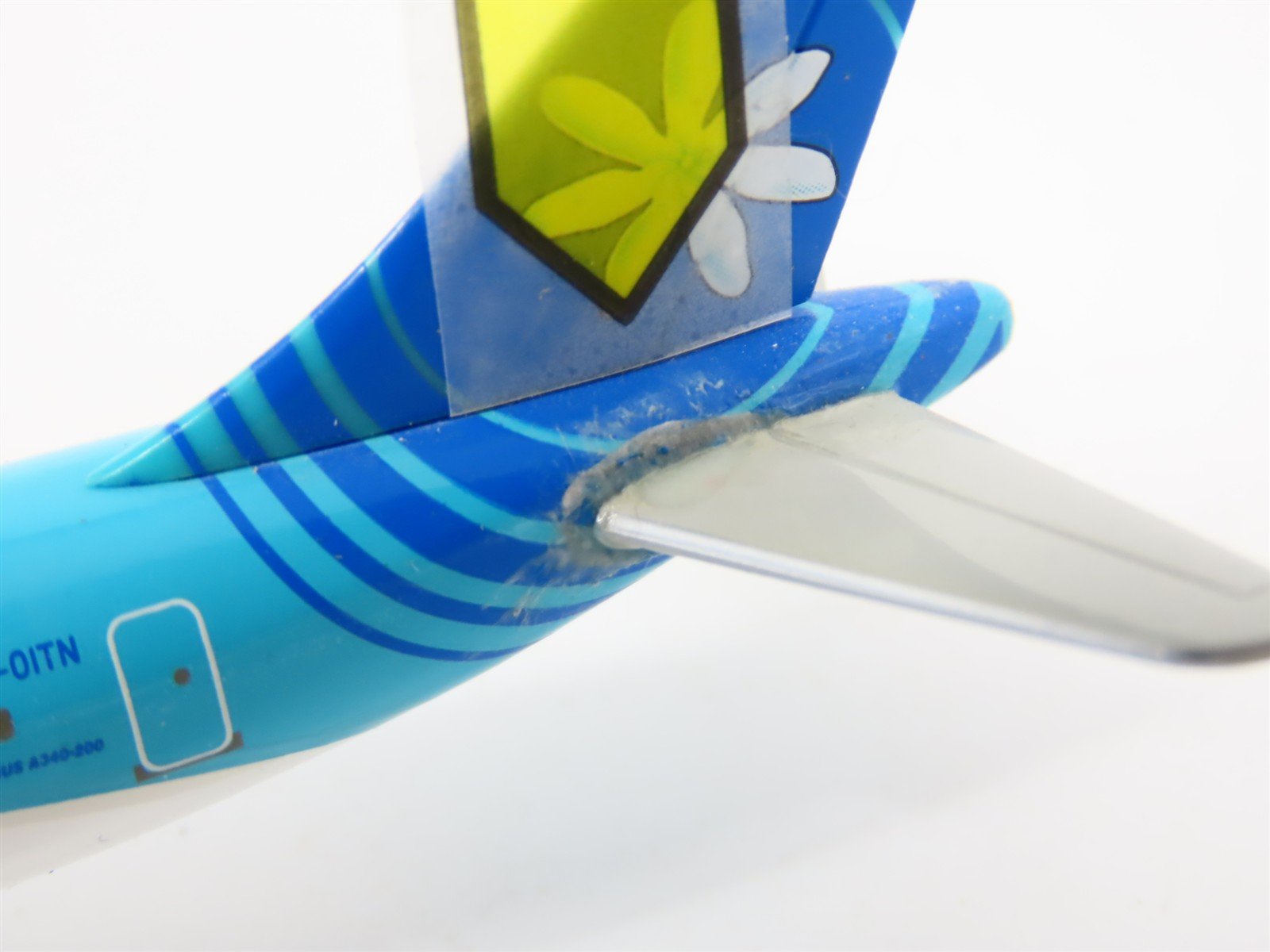 1:400 Scale Herpa Wings Die-Cast Air Tahiti Nui Airbus A340-200 F-OITN