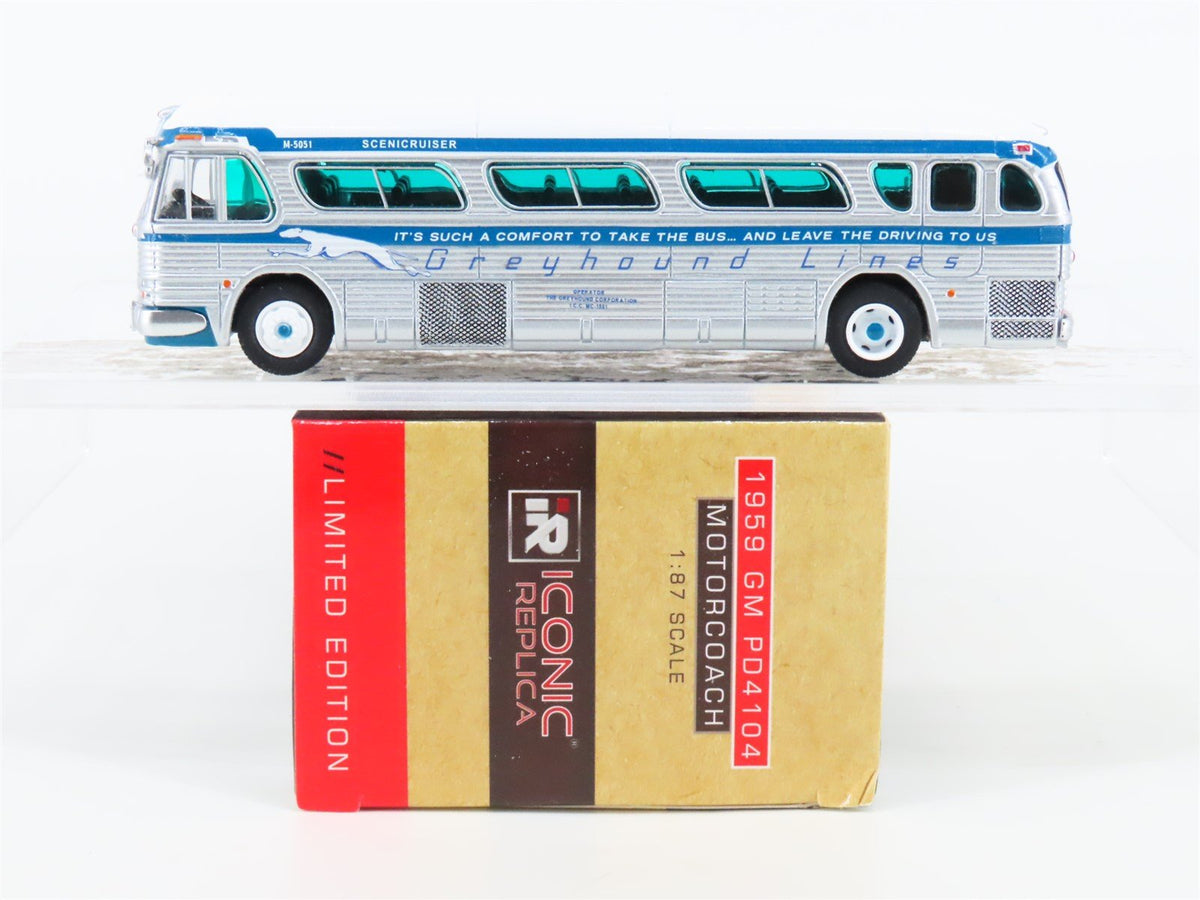 1:87 Scale Iconic Replica 87-0149 GM PD4104 Greyhound Motorcoach 1959