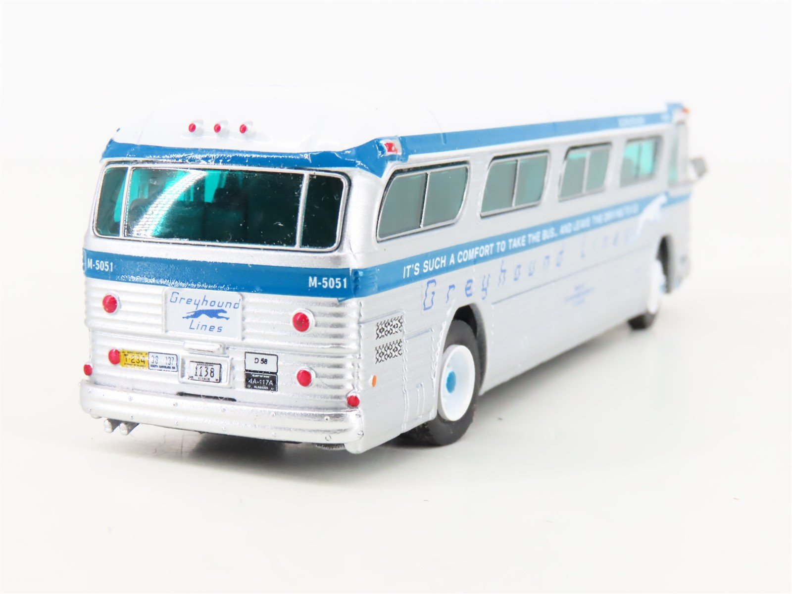 1:87 Scale Iconic Replica 87-0149 GM PD4104 Greyhound Motorcoach 1959