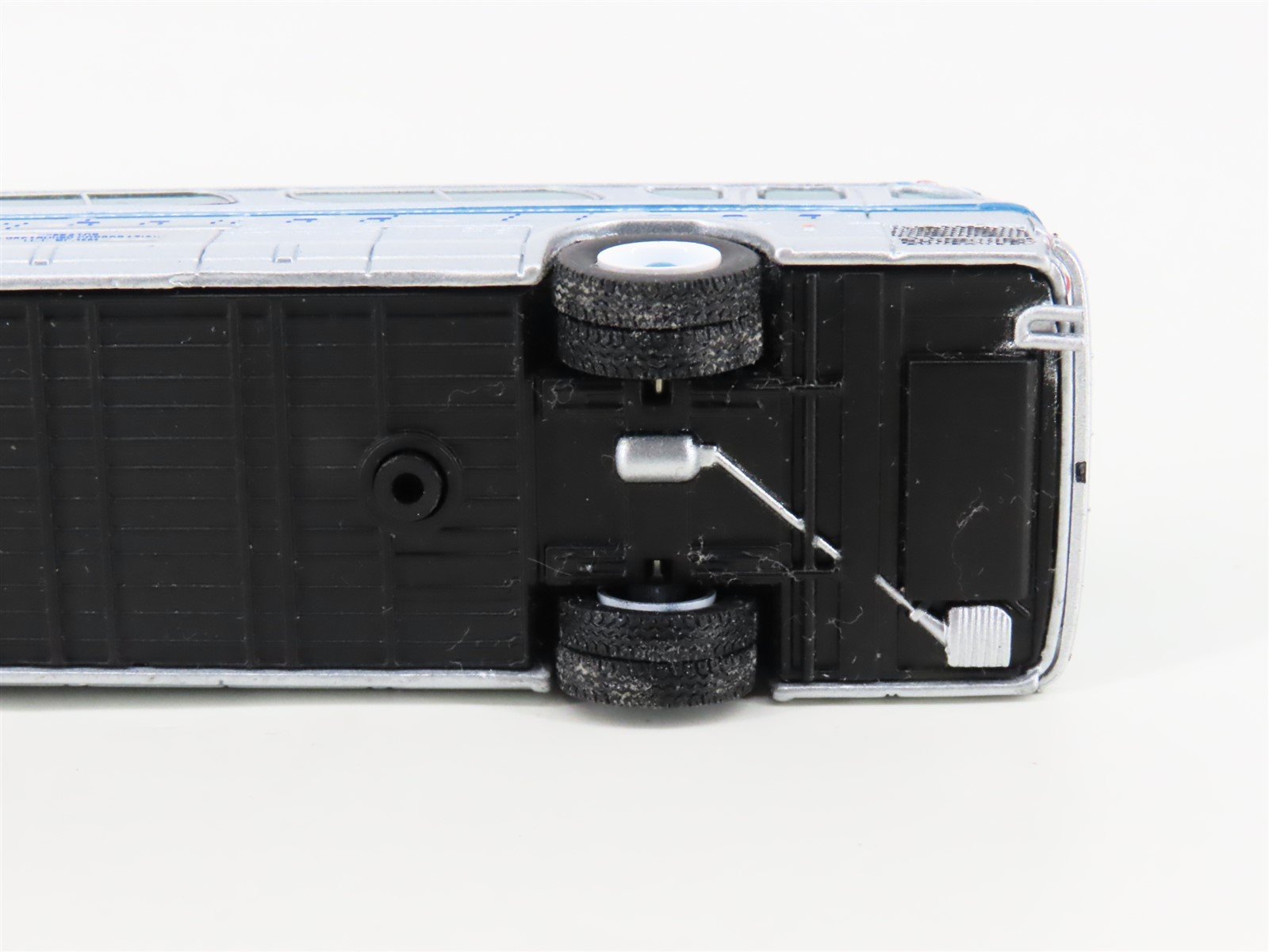 1:87 Scale Iconic Replica 87-0149 GM PD4104 Greyhound Motorcoach 1959