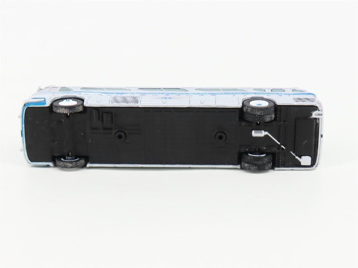 1:87 Scale Iconic Replica 87-0149 GM PD4104 Greyhound Motorcoach 1959
