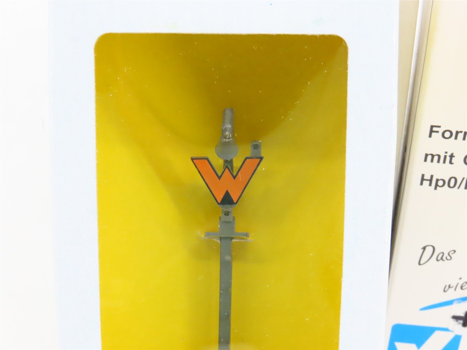 LOT of 6 HO Scale Viessmann 4501 & 4519 European Waiting & Form Signals