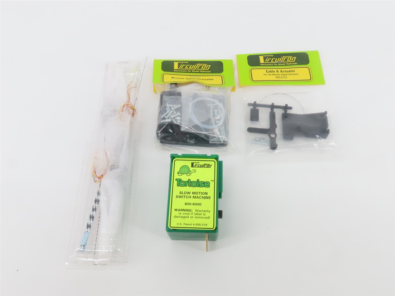 HO Tomar H-863 Brass Crossing Signals w/ Gates + Circuitron, Remote & Cable