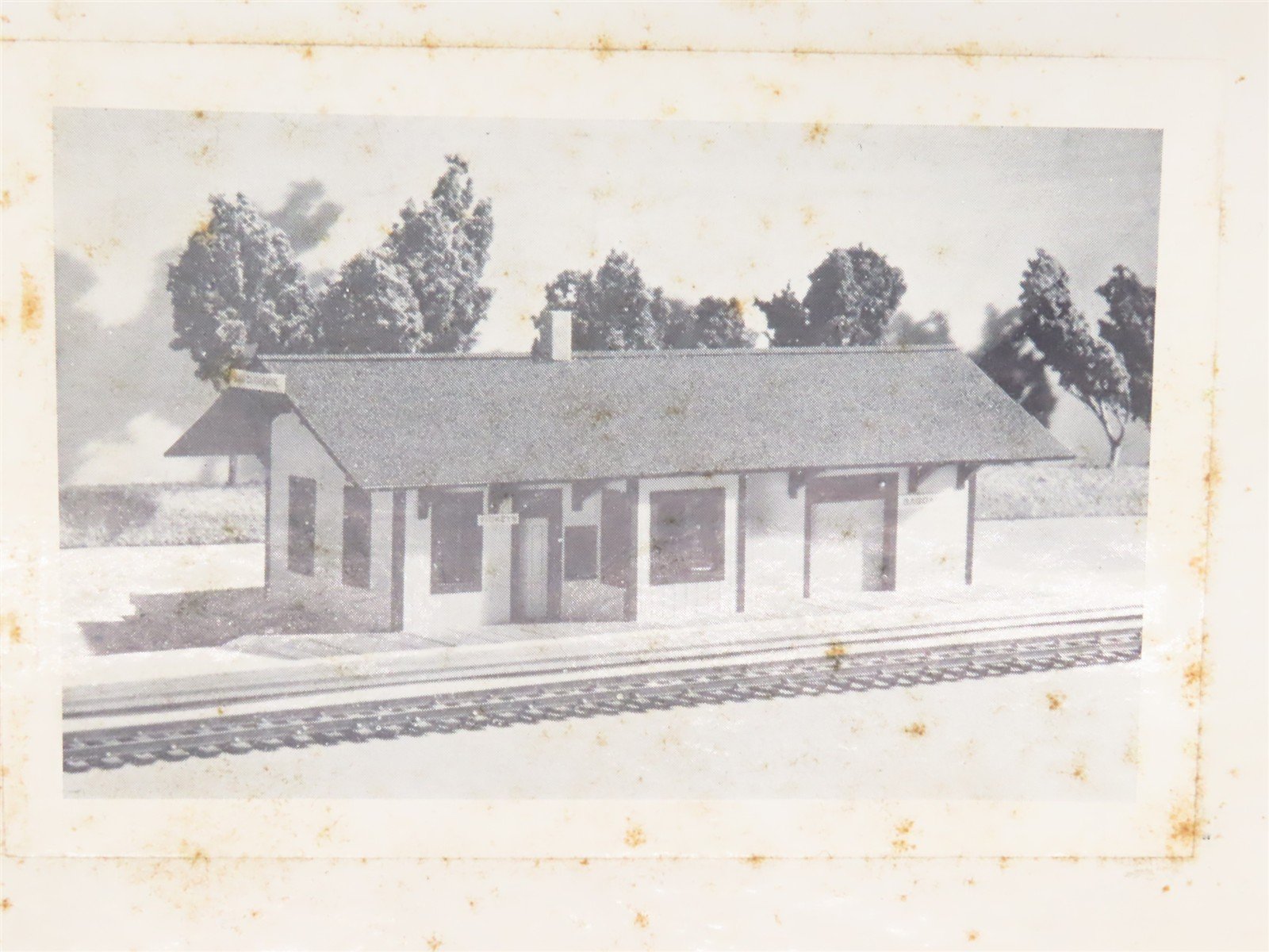 HO 1/87 Scale Ayres Kit #502-C "1887 Passenger Depot" w/ Red Walls
